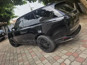 Land Rover Range Rover 2022 Black