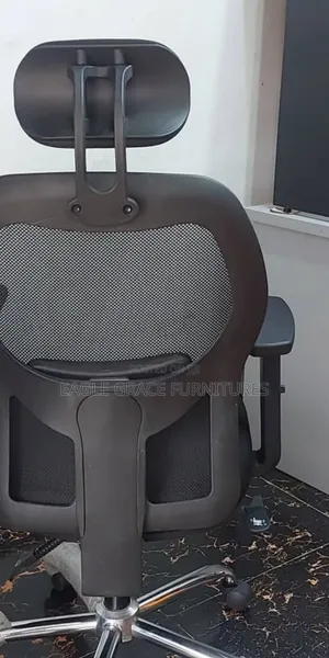 Breathable Office Swivel Chair With Arm Adjustment and Back Recline