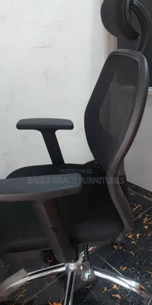 Strong and Durable Office Chair With Adjustable Features and Smooth