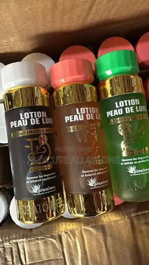 Peau De Lune Cleanser