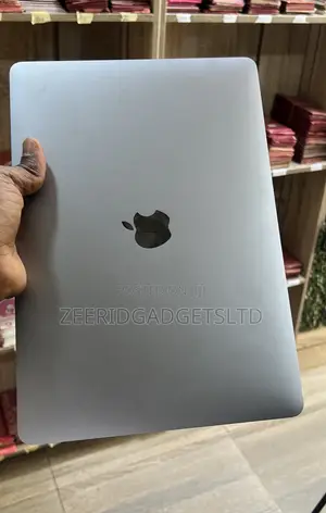 Laptop Apple MacBook Pro 2020 16GB Intel Core i7 SSD 512GB