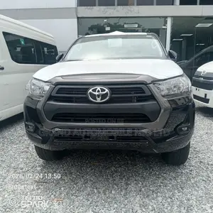 New Toyota Hilux 2025 Black