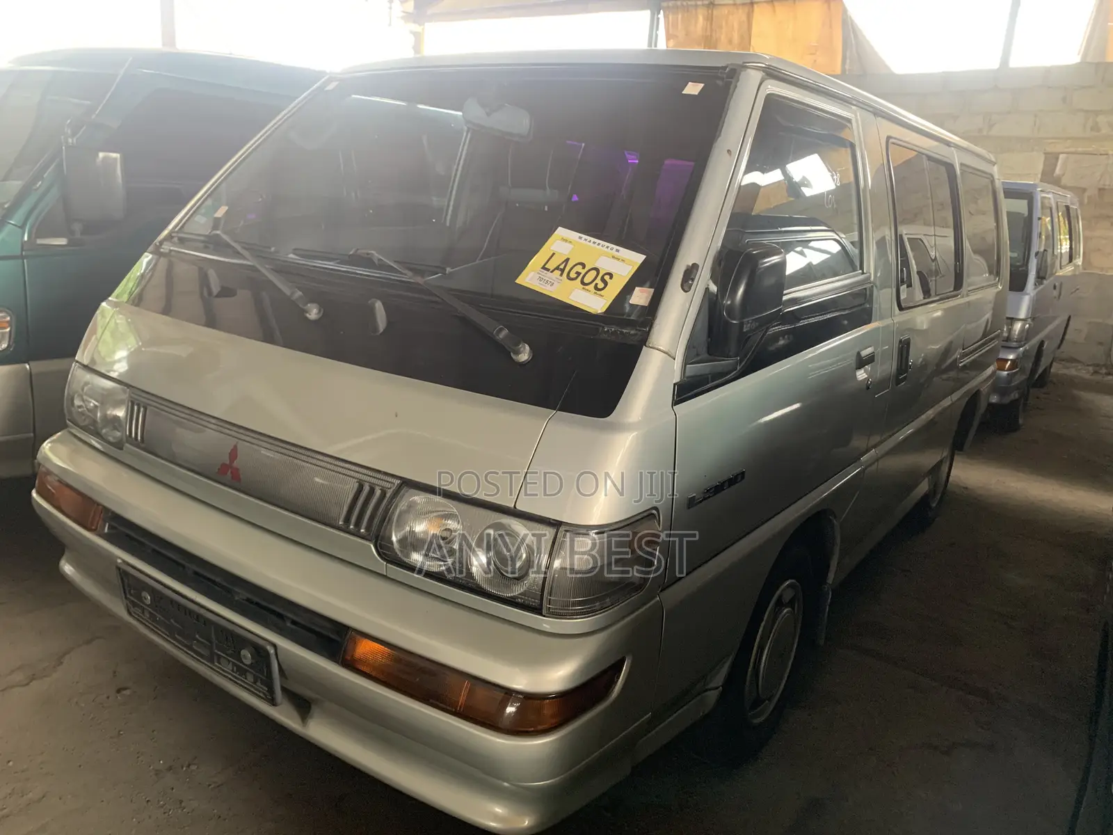 Mitsubishi L300 2000 Grey
