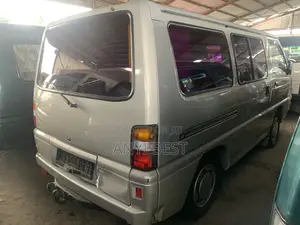 Mitsubishi L300 2000 Grey