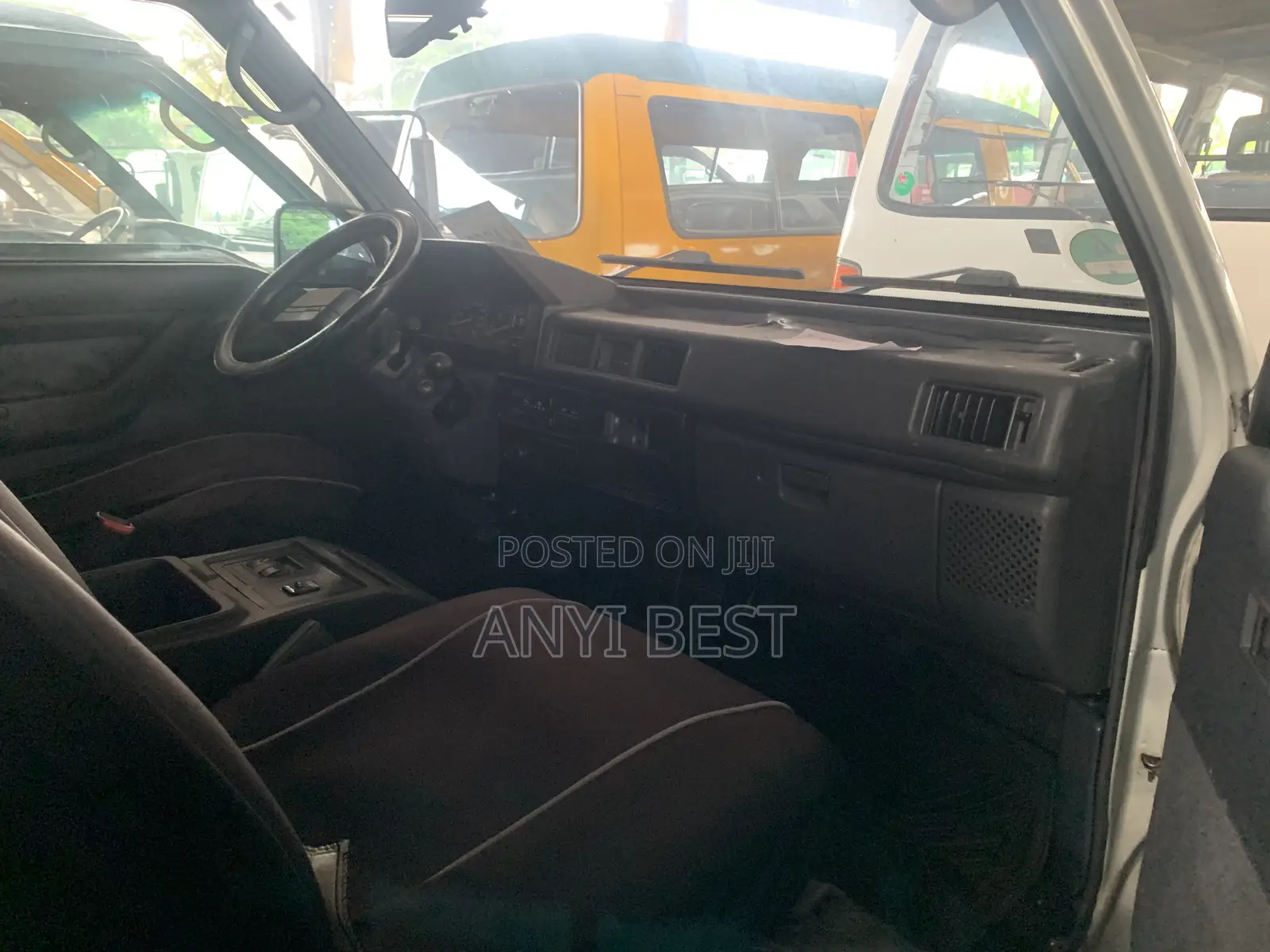 Mitsubishi L300 2000 Grey