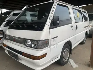 Mitsubishi L300 1999 White