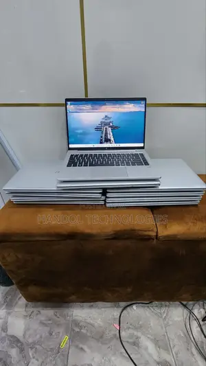 Laptop HP EliteBook 640 G10 16GB AMD Ryzen 5 SSD 256GB