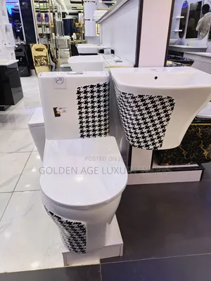 Draft Design White and Black Executive Wc