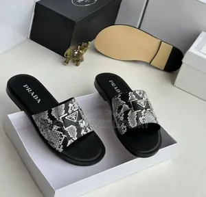 Prada Luxury Men's Slippers Well Banded Package