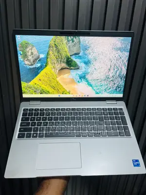 Laptop Dell Latitude 5520 16GB Intel Core i7 SSD 512GB
