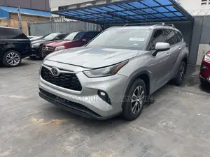 Toyota Highlander XLE 2021 Black