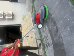 Scrubber Machine With Operator