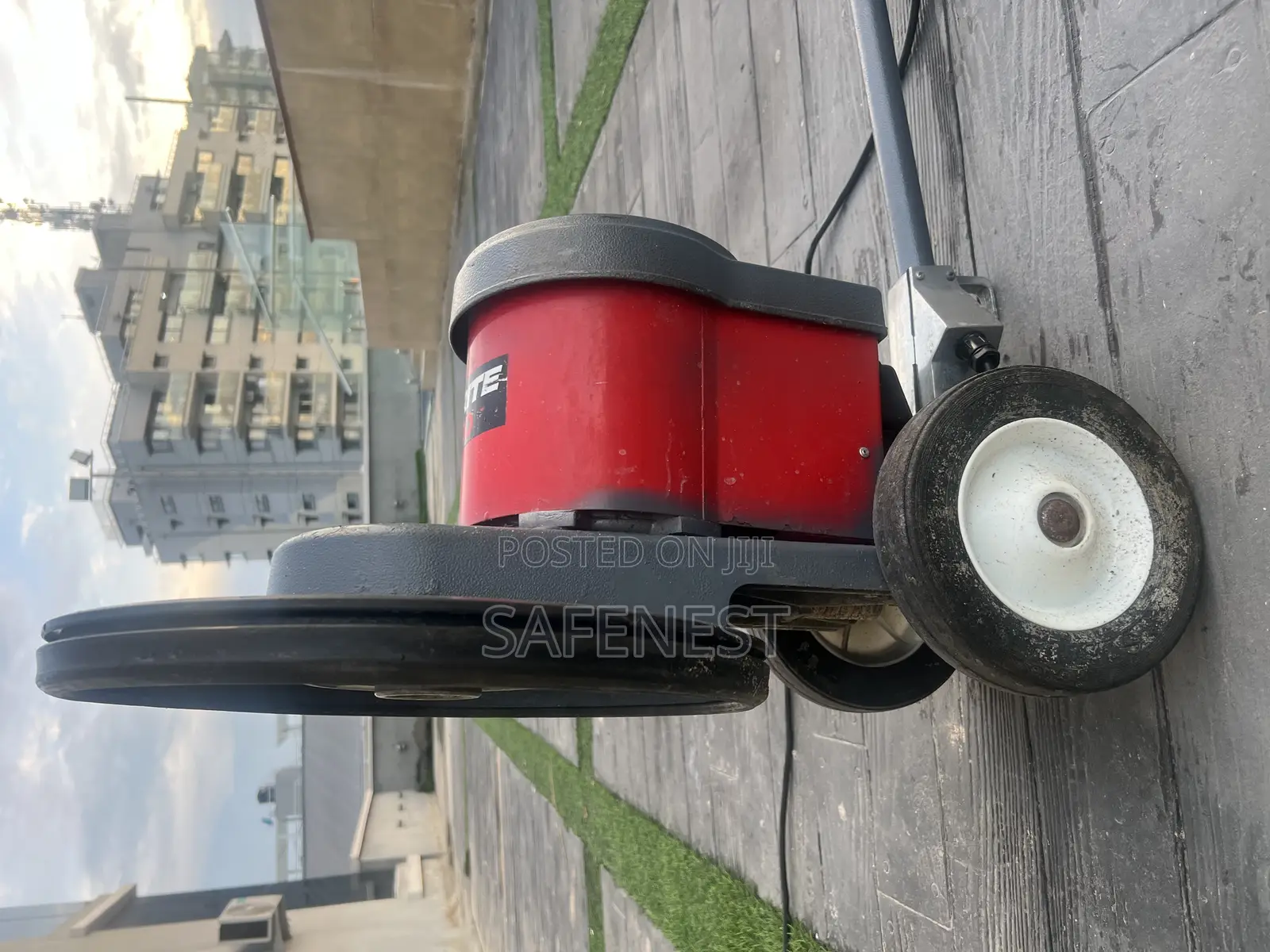 Scrubber Machine With Operator