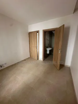 5bdrm Duplex in In An Estate Around for rent