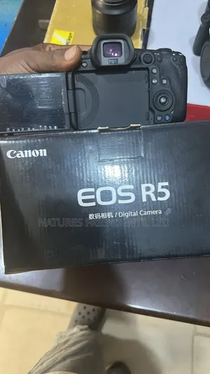 Canon Eos R5 
Body Only