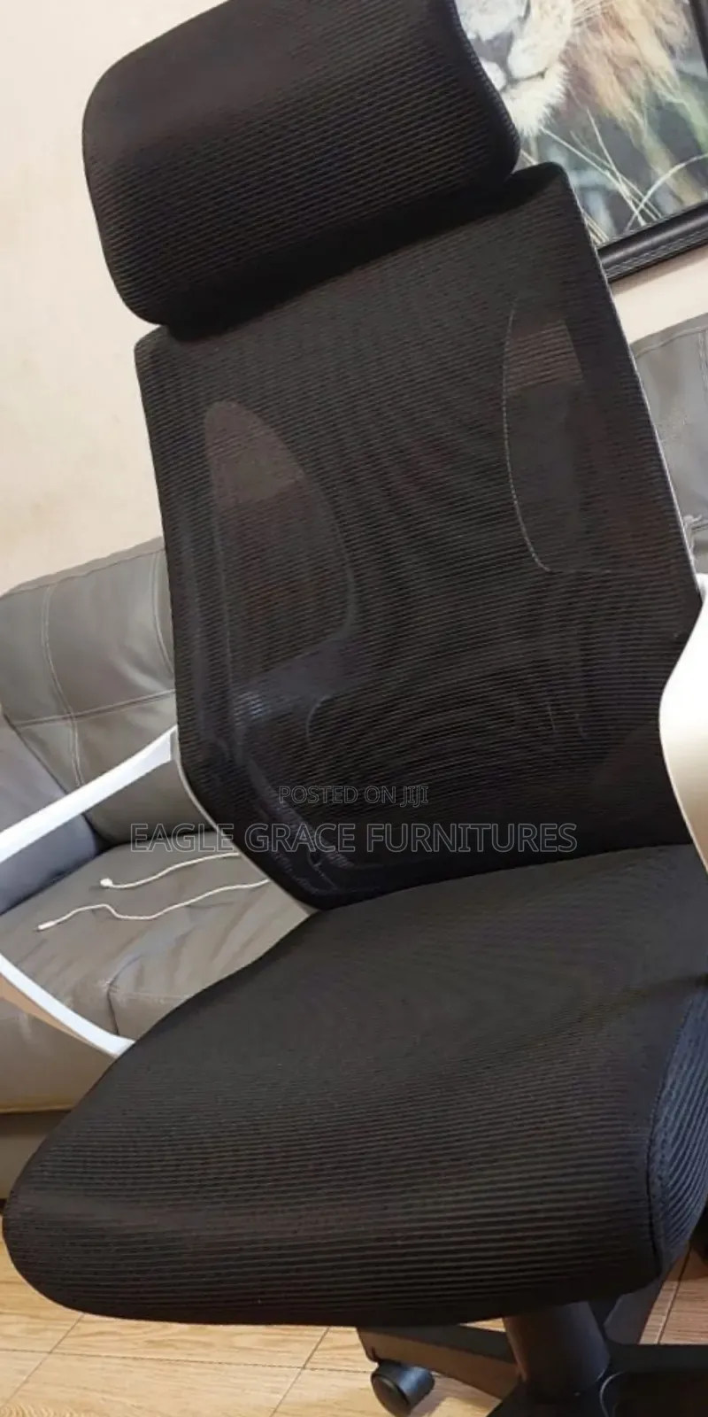 Practical Seating Solution for Organized Workspaces.