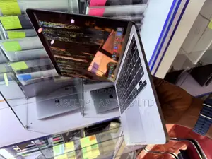 Laptop Apple MacBook Pro 2020 32GB Intel Core i7 SSD 512GB