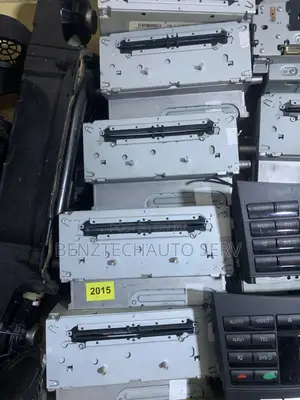 205 Mercedes Radio