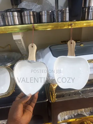 Breakable Plate With Wooden Handle
