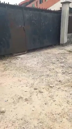 For Sale : 3 1⁄2 Plots on the Major Dr Peter Odili Rd, Ph