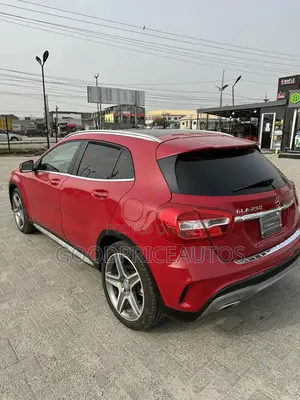 Mercedes-Benz GLA 250 2016 Red