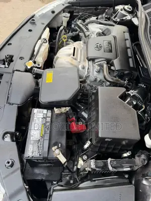 Toyota Camry XLE 4dr Sedan (2.5L 4cyl 6A) 2013