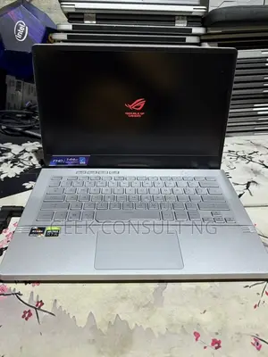 Laptop Asus ROG Zephyrus G14 16GB AMD Ryzen 9 SSD 1T