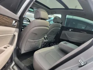 Hyundai Sonata Limited Sedan FWD (2.4L 4cyl 6A) 2016 Silver