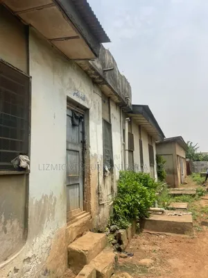2bdrm Bungalow in Isuti, Igando / Ikotun/Igando for sale