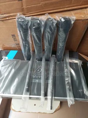 4in1 Mic Wireless Behringer