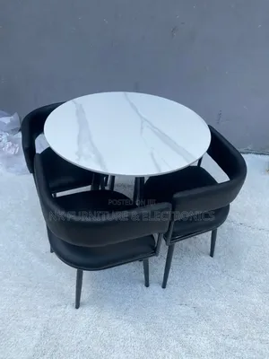 Round Table Dining Set by 4