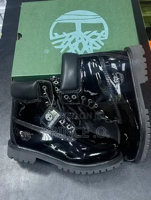 Lips Stick Timberland Boot