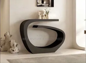 Beautiful Designs of Console Tables