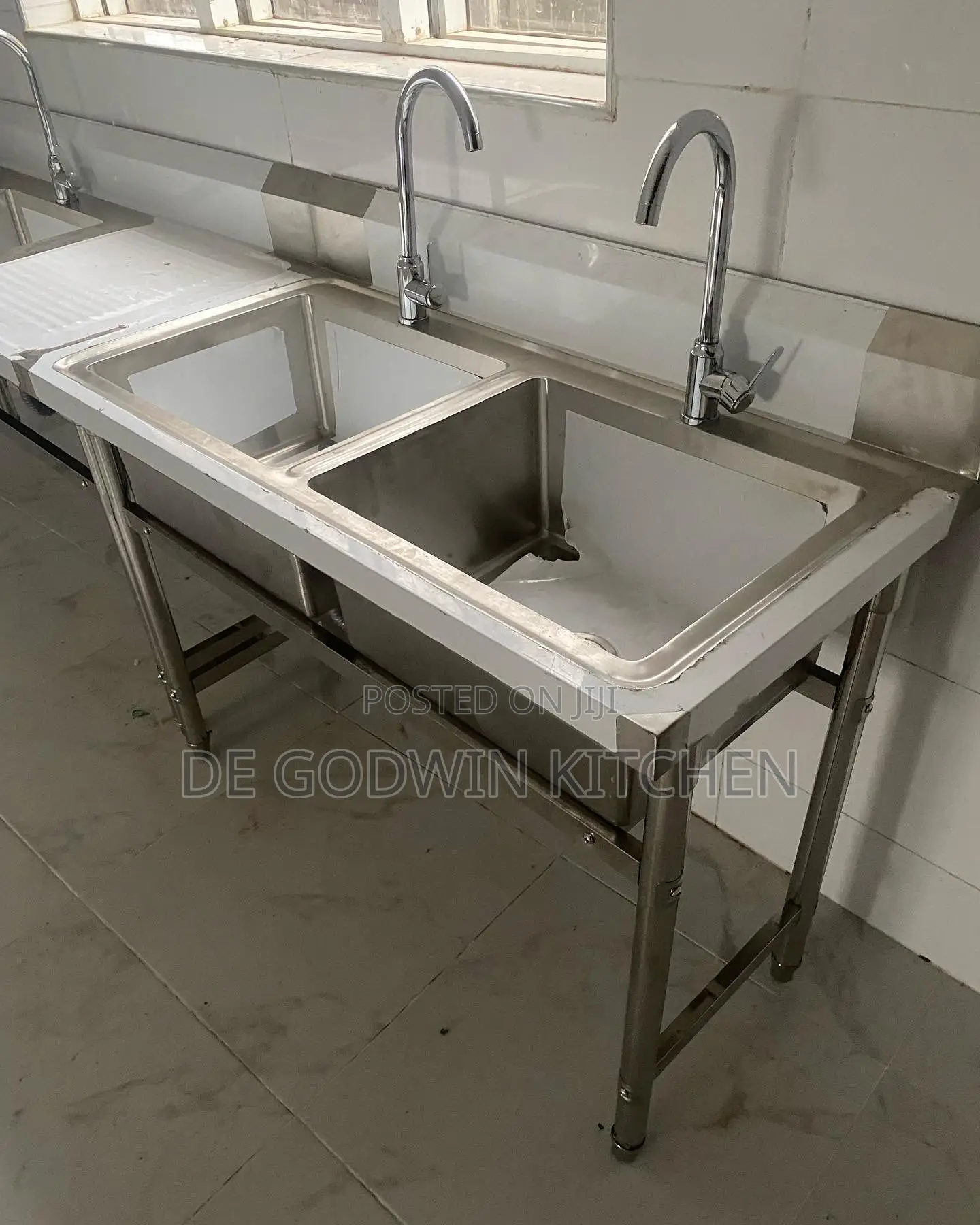 Double Sink With Out Side