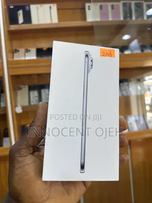 New Apple iPhone 17 256 GB Gray