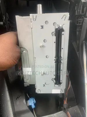 C300 Mercedes Benz Stereo