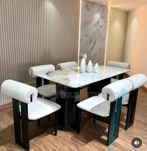 Exquisite Contemporary 6 Seaters Marble Top Dining Table