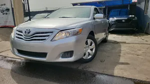 Toyota Camry LE 4dr Sedan (2.5L 4cyl 6AM) 2010 Silver