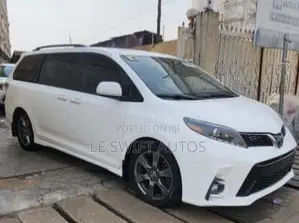 Toyota Sienna 2018 White