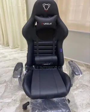 Have a Sweet and Reflection Moment With This Gaming Chair