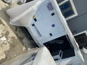 Super Silent 150kva Perkins Soundproof’ Engine