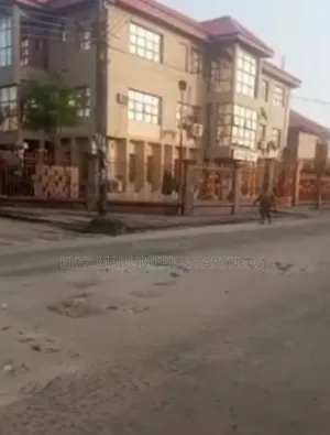 14bdrm Maisonette in Ikenegbu Owerri Imo for Sale