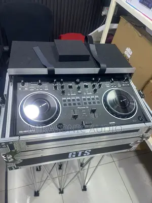 Pioneer Ddj Rev 1 Controller,Flight Case And 3 Legs Stand