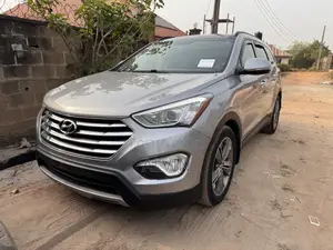 Hyundai Santa Fe Limited w/Saddle Interior 4dr SUV AWD (3.3L 6cyl 6A)