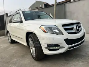 Mercedes-Benz GLK-Class Base GLK 350 4dr AWD 4MATIC (3.5L 6cyl 7A) 2015