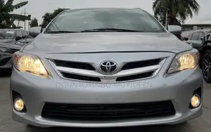 Toyota Corolla LE 4dr Sedan (1.8L 4cyl 4A) 2013 Silver