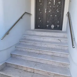 Handrail Made of 304-Grade Stainless Steel That Is Impervious