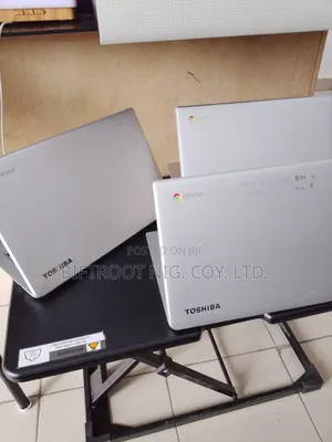 Laptop Toshiba 2GB Intel Celeron SSD 16 GB