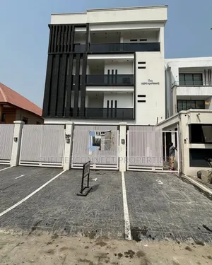 4bdrm Maisonette in Lekki Phase 1 for rent