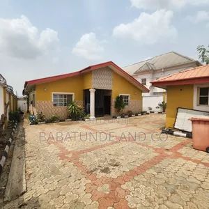 4bdrm Bungalow in Oluyole Estate for sale